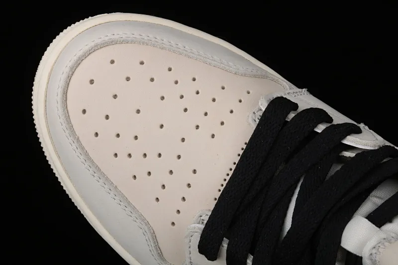 All categories Air Jordan Jordan series basketball shoes Air Jordan 1 High Special offer Air Jordan 1 Zoom Air CMFT "Summit White" AJ1 Joe 1 Pearl milk tea off-white CT0979-100